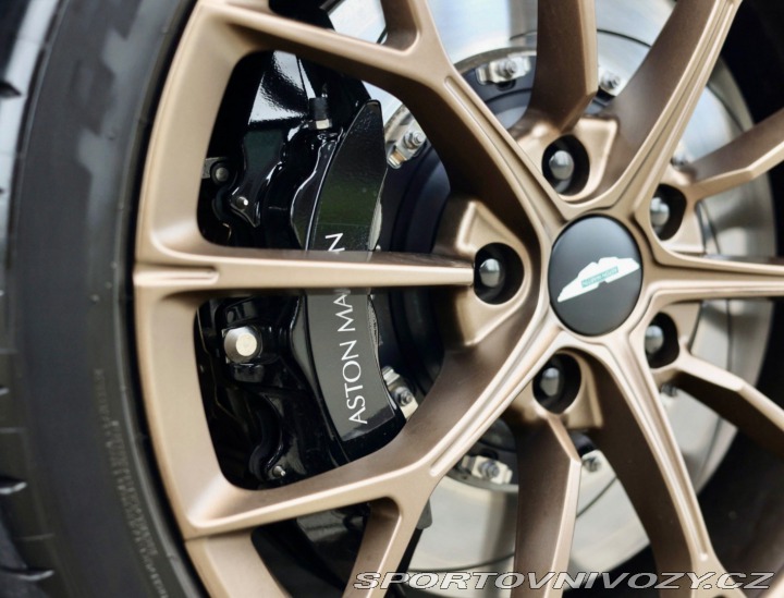 Aston Martin V8 Vantage | NaSklade - Mal 2024