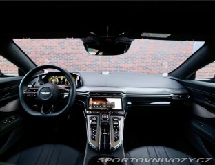 Aston Martin V8 Vantage  | NaSklade - Mal 2024