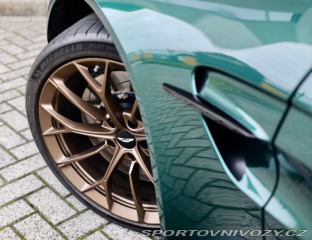 Aston Martin V8 Vantage  | NaSklade - Mal 2024