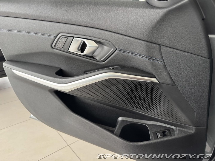 BMW 3 330i xDrive*M-SPORT*REZER 2025