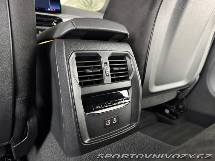 BMW 3 330i xDrive*M-SPORT*Kamer 2025