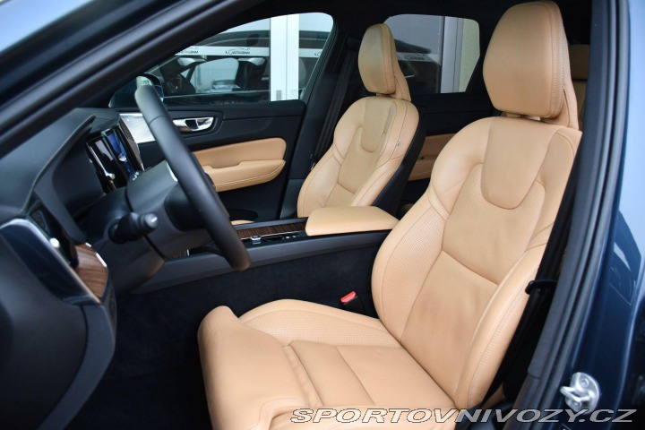 Volvo Ostatní modely XC60 T8 RECHARGE AWD REZERVACE 2022