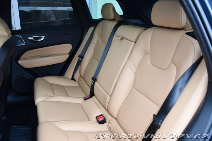 Volvo Ostatní modely XC60 T8 RECHARGE AWD REZERVACE 2022