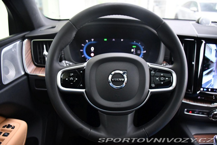 Volvo Ostatní modely XC60 T8 RECHARGE AWD PANO B&am 2022