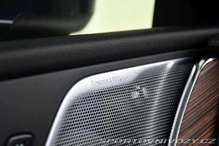 Volvo Ostatní modely XC60 T8 RECHARGE AWD REZERVACE 2022