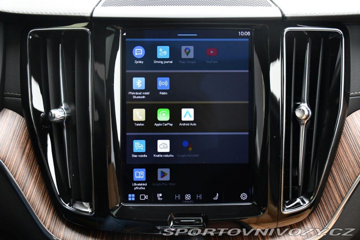 Volvo Ostatní modely XC60 T8 RECHARGE AWD PANO B&am 2022