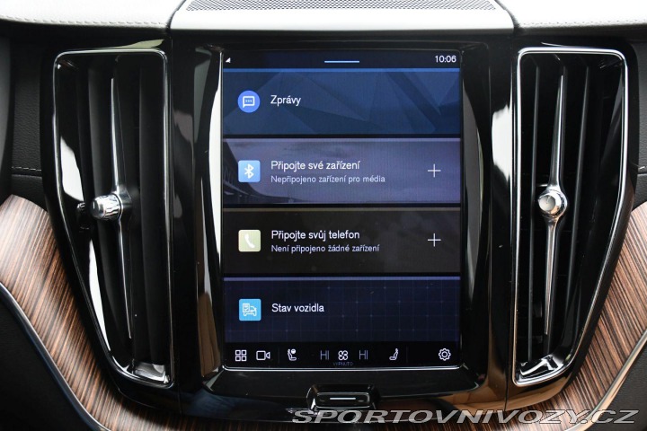 Volvo Ostatní modely XC60 T8 RECHARGE AWD PANO B&am 2022