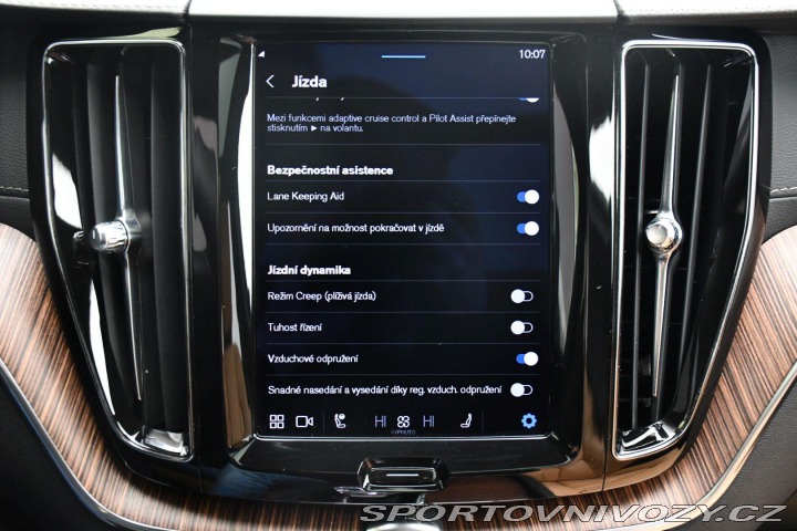 Volvo Ostatní modely XC60 T8 RECHARGE AWD PANO B&am 2022