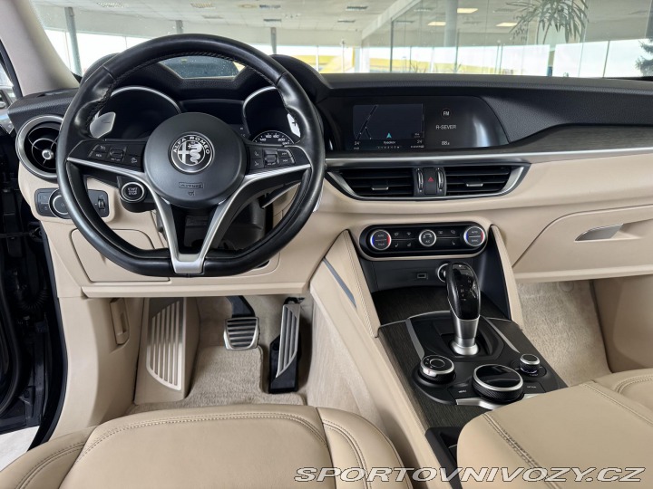 Alfa Romeo Stelvio 2,0T Q4*206kW*REZERVACE! 2018