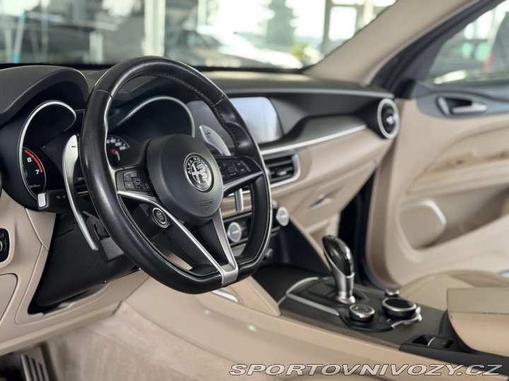 Alfa Romeo Stelvio 2,0T Q4*206kW*REZERVACE! 2018