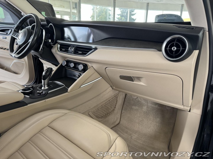 Alfa Romeo Stelvio 2,0T Q4*206kW*REZERVACE! 2018