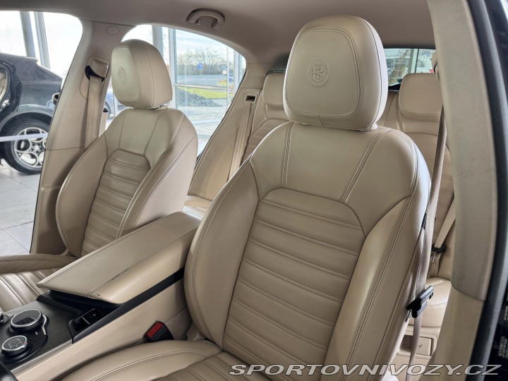 Alfa Romeo Stelvio 2,0T Q4*206kW*REZERVACE! 2018