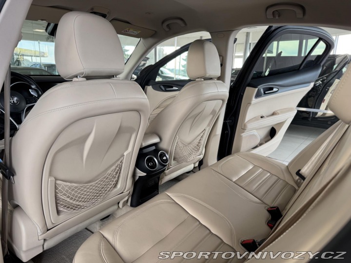 Alfa Romeo Stelvio 2,0T Q4*206kW*REZERVACE! 2018