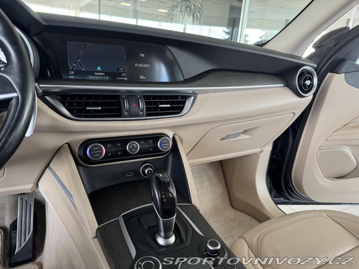 Alfa Romeo Stelvio 2,0T Q4*206kW*REZERVACE! 2018