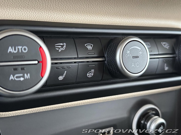 Alfa Romeo Stelvio 2,0T Q4*206kW*KeyLess*Kam 2018