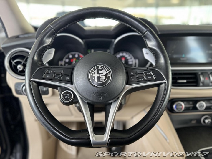 Alfa Romeo Stelvio 2,0T Q4*206kW*REZERVACE! 2018