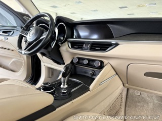 Alfa Romeo Stelvio 2,0T Q4*206kW*KeyLess*Kam 2018