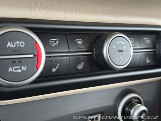 Alfa Romeo Stelvio 2,0T Q4*206kW*KeyLess*Kam 2018