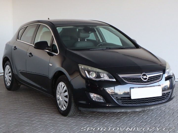 Opel Astra Cosmo 1.6 T 2012
