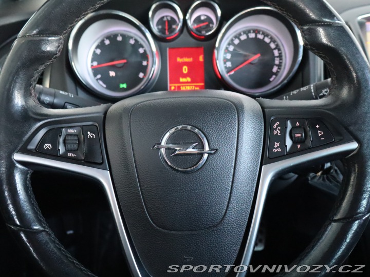 Opel Astra Cosmo 1.6 T 2012