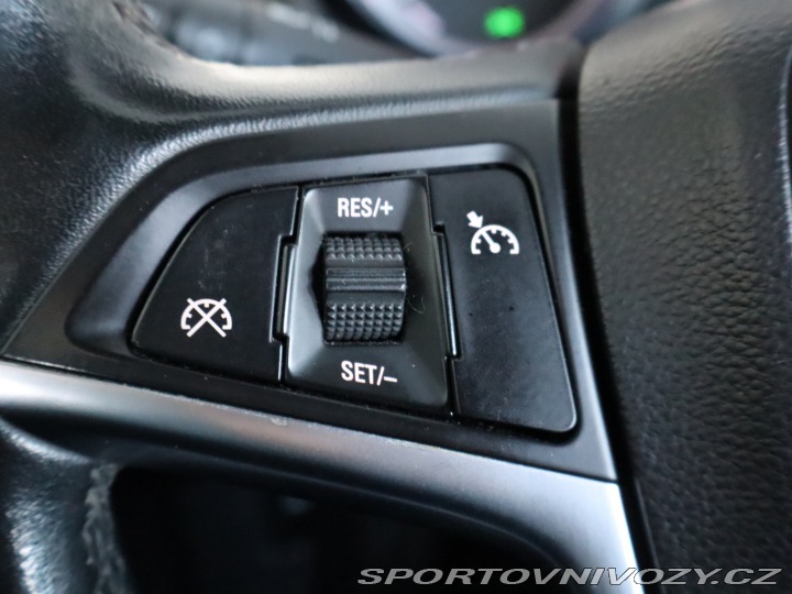 Opel Astra Cosmo 1.6 T 2012