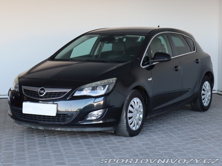 Opel Astra Cosmo 1.6 T 2012