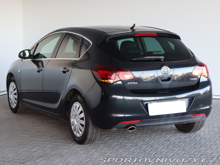 Opel Astra Cosmo 1.6 T 2012