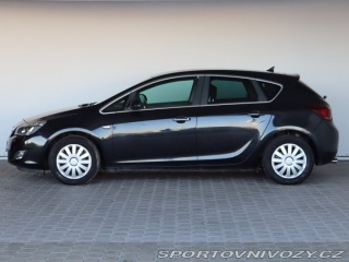 Opel Astra Cosmo 1.6 T 2012