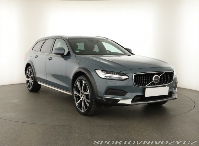 Volvo V90 Cross Country Momentum PR