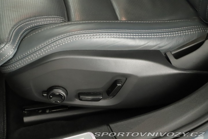 Volvo V90 Cross Country Momentum PR 2020