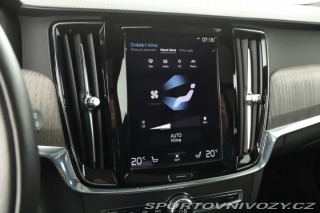 Volvo V90 Cross Country Momentum PR 2020