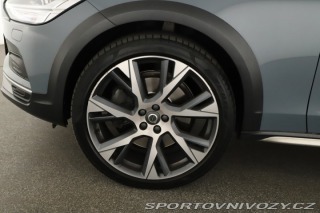 Volvo V90 Cross Country Momentum PR 2020