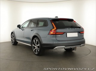 Volvo V90 Cross Country Momentum PR 2020