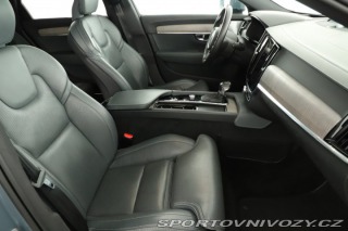 Volvo V90 Cross Country Momentum PR 2020