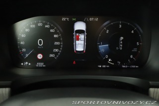 Volvo V90 Cross Country Momentum PR 2020