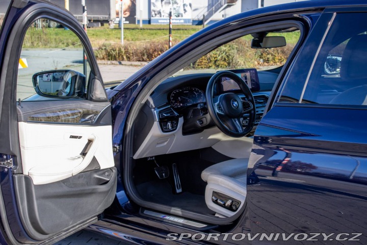 BMW 5 M550i xDrive A/T / AJ NA 2022