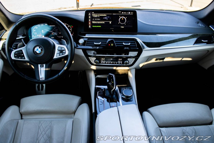 BMW 5 M550i xDrive A/T / AJ NA 2022