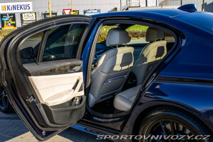 BMW 5 M550i xDrive A/T / AJ NA 2022