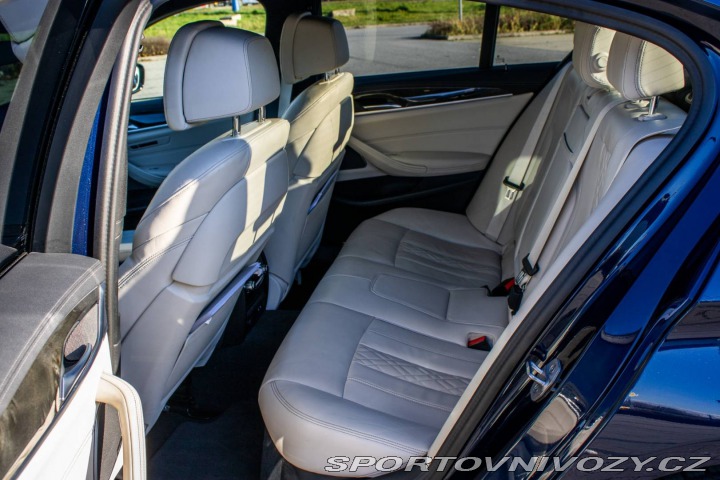 BMW 5 M550i xDrive A/T / AJ NA 2022