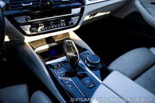 BMW 5 M550i xDrive A/T / AJ NA 2022