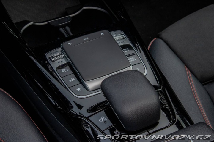 Mercedes-Benz A AMG 35 4MATIC / PREMIUM 2019