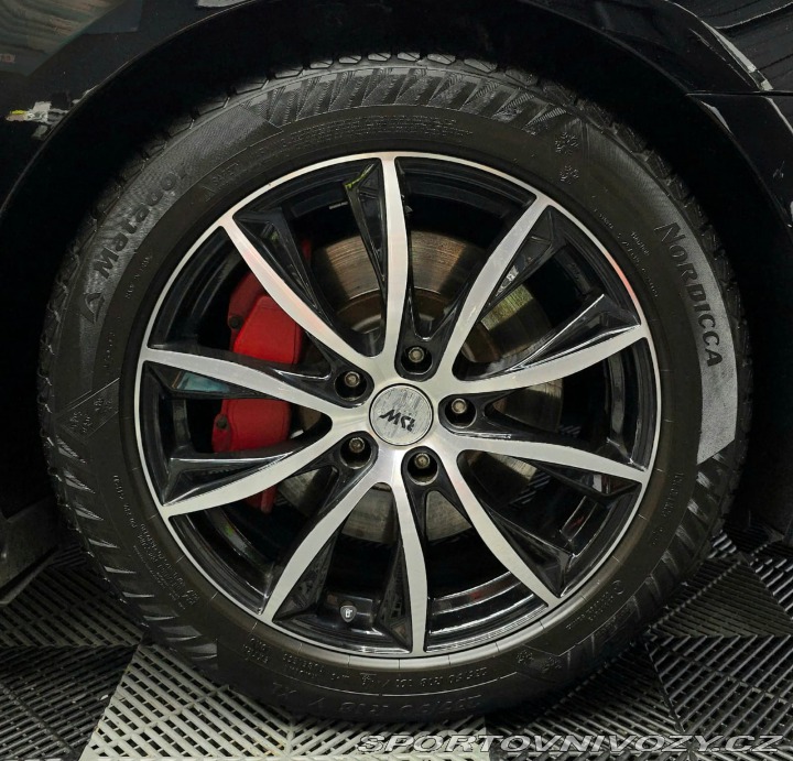 Hyundai Ostatní modely Genesis 3.8 246kw 2012