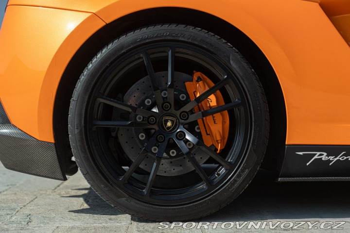 Lamborghini Gallardo LP 570 - 4 SPYDER PERFORMANTE 2011