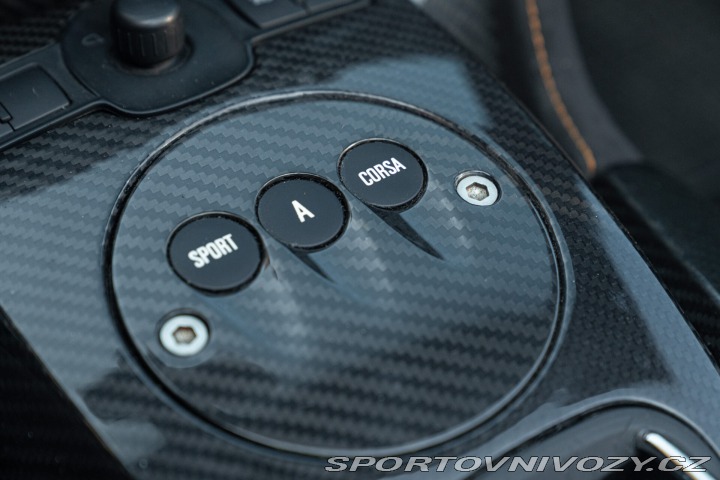 Lamborghini Gallardo LP 570 - 4 SPYDER PERFORMANTE 2011