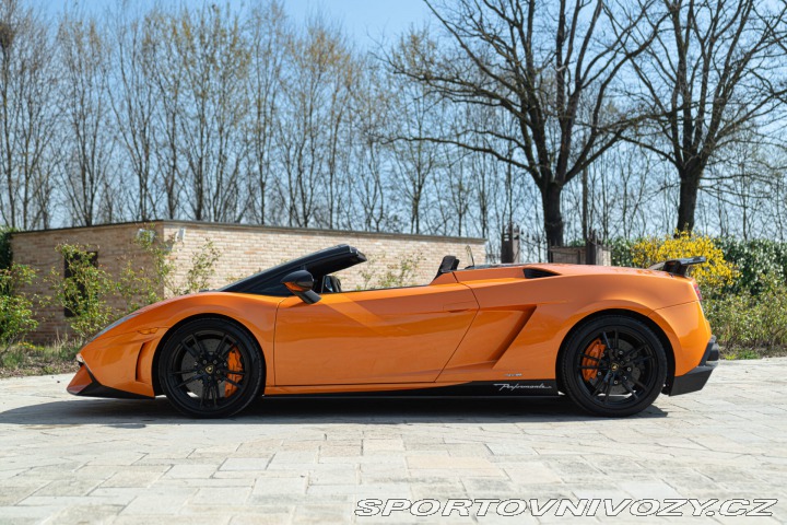 Lamborghini Gallardo LP 570 - 4 SPYDER PERFORMANTE 2011