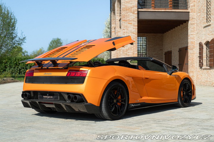 Lamborghini Gallardo LP 570 - 4 SPYDER PERFORMANTE 2011