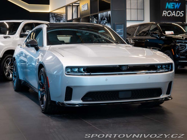 Dodge Charger 0.0 Daytona Scat Pack 670 2024