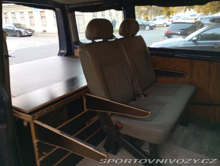 Volkswagen Ostatní modely Transporter 2,5   T5 2004