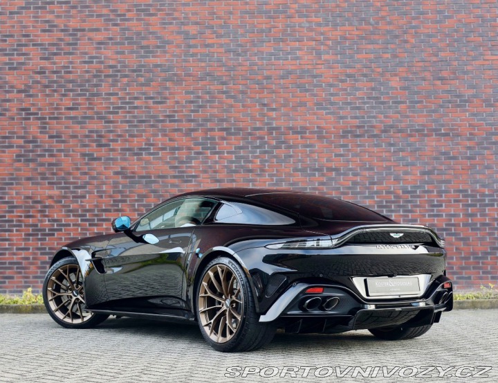 Aston Martin V8 Vantage  4.0  | Quicksilv 2025