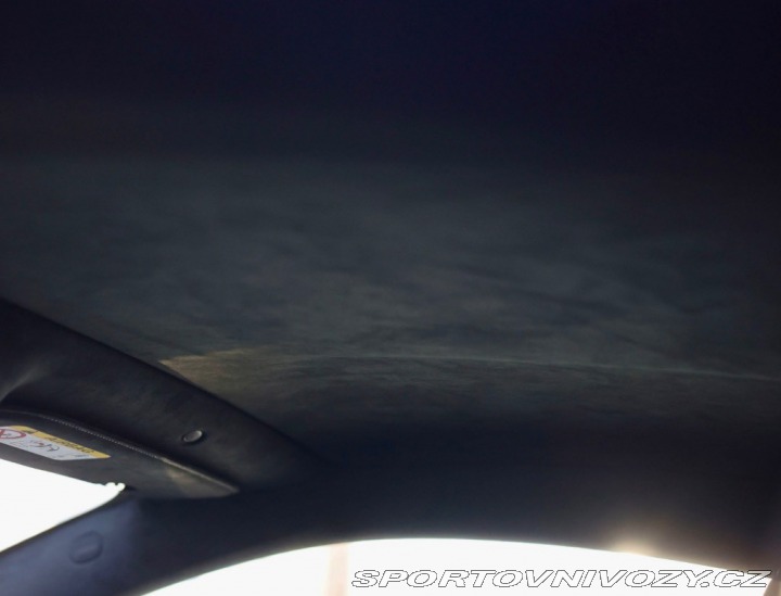 Aston Martin V8 Vantage  4.0  | Quicksilv 2025